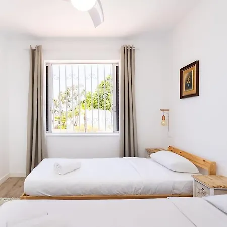 Dialez Holidays - Rebecca Holiday home *